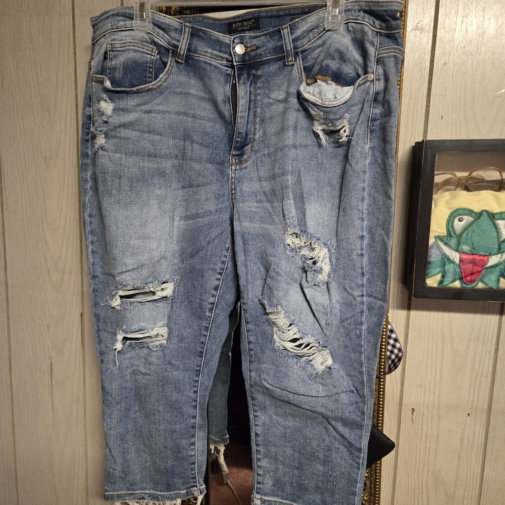 3 Pair Judy Blue Capri 22w